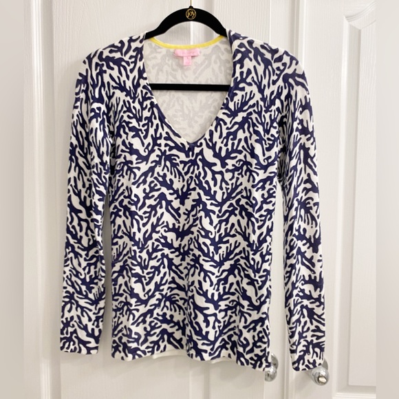 Lilly Pulitzer Adelaide Sweater Navy Coral Design Long Sleeves V-Neck - Picture 2 of 7